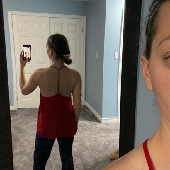 Red top - Picture 6 of 6